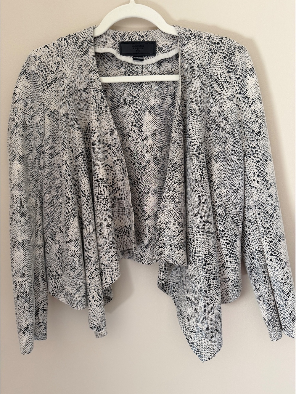 XS/S blankNYC top w/ pockets